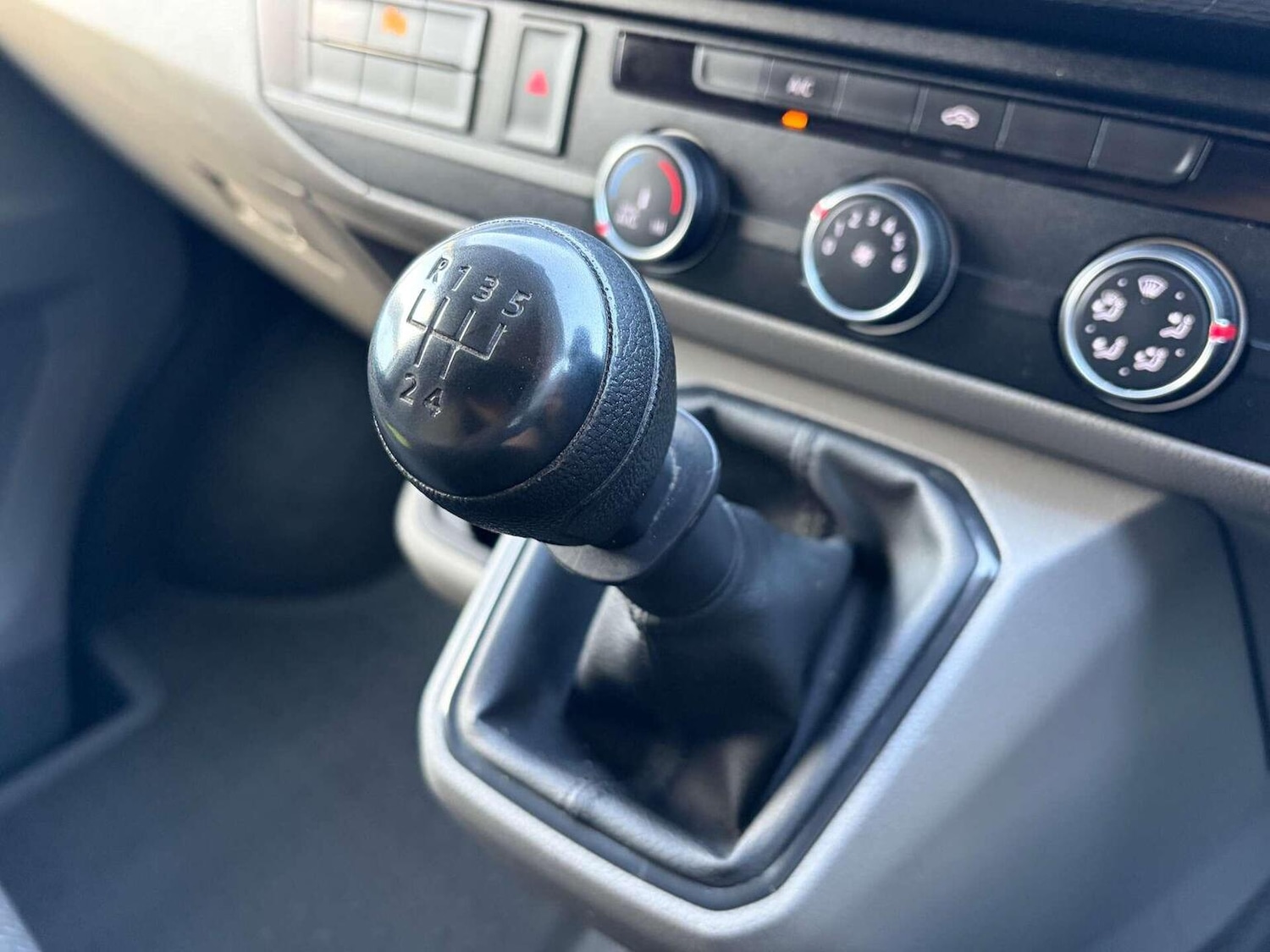 Used Volkswagen Transporter 2022 for sale - 76911082: Photo 42