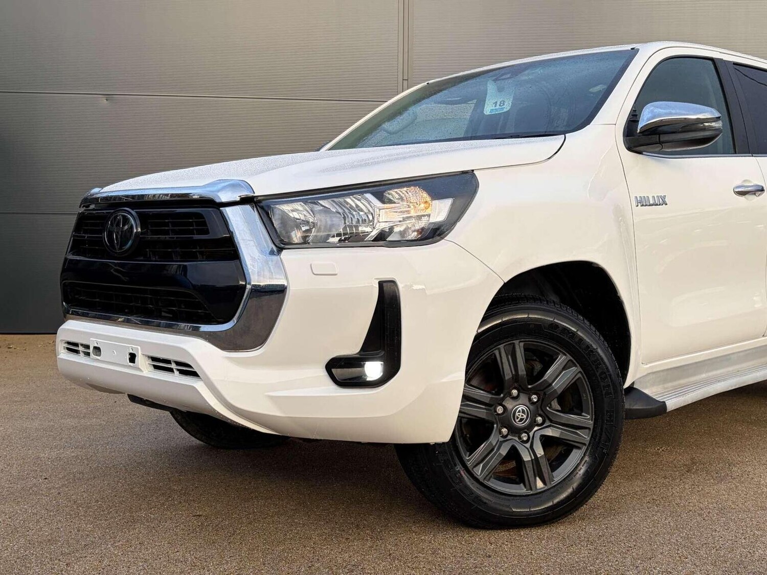 Used Toyota Hilux 2022 for sale - 77336208: Photo 4