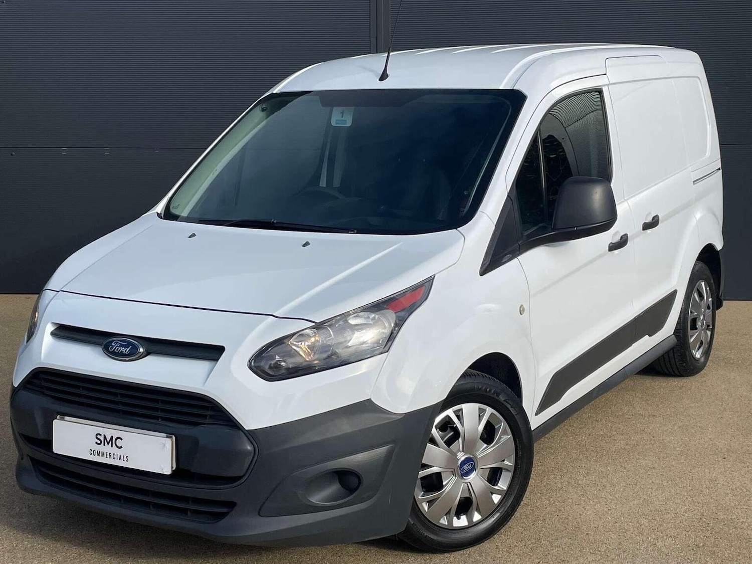 Used Ford Transit Connect 2017 for sale - 76455445: Photo 1
