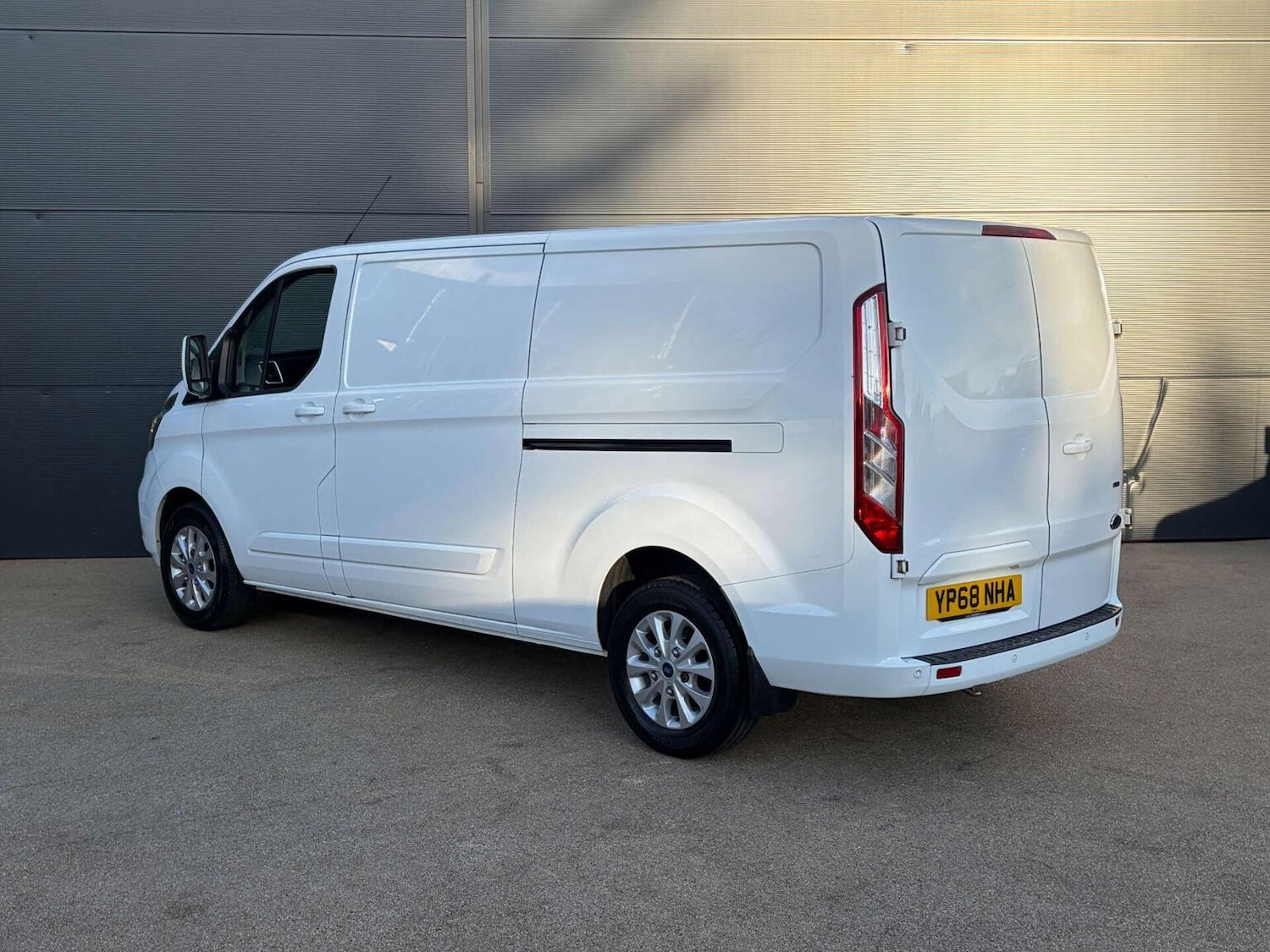 Used Ford Transit Custom 2018 for sale - 77729595: Photo 3