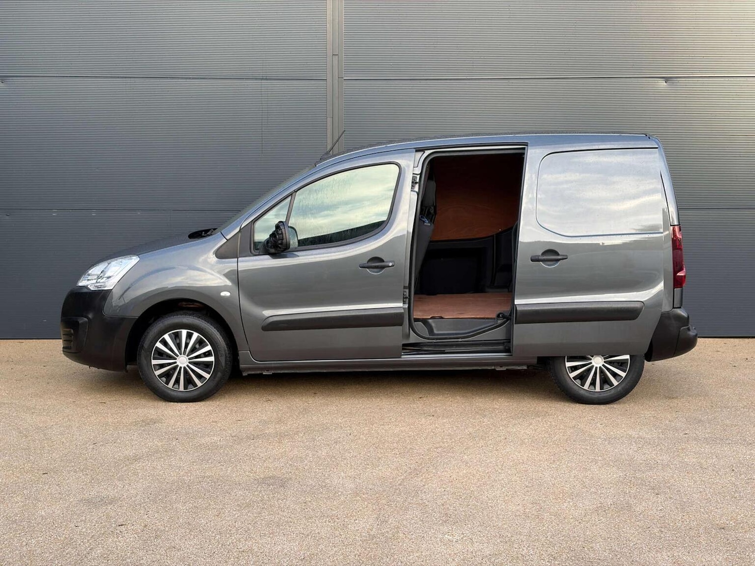 Used Citroen Berlingo 2018 for sale - 77649530: Photo 10