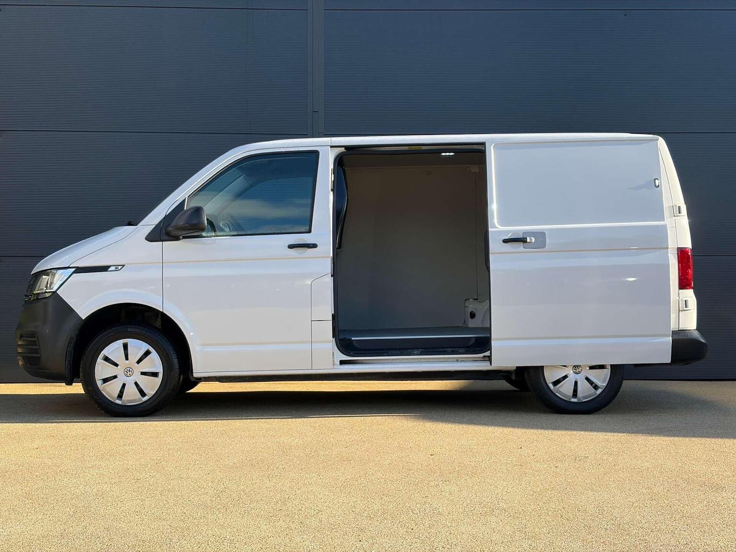 Used Volkswagen Transporter 2021 for sale - 77089793: Photo 13