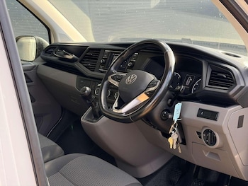 Used Volkswagen Transporter 2021 for sale - 77089793: Photo