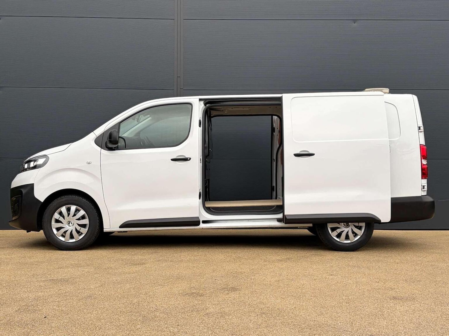 Used Vauxhall Vivaro 2022 for sale - 76911075: Photo 10