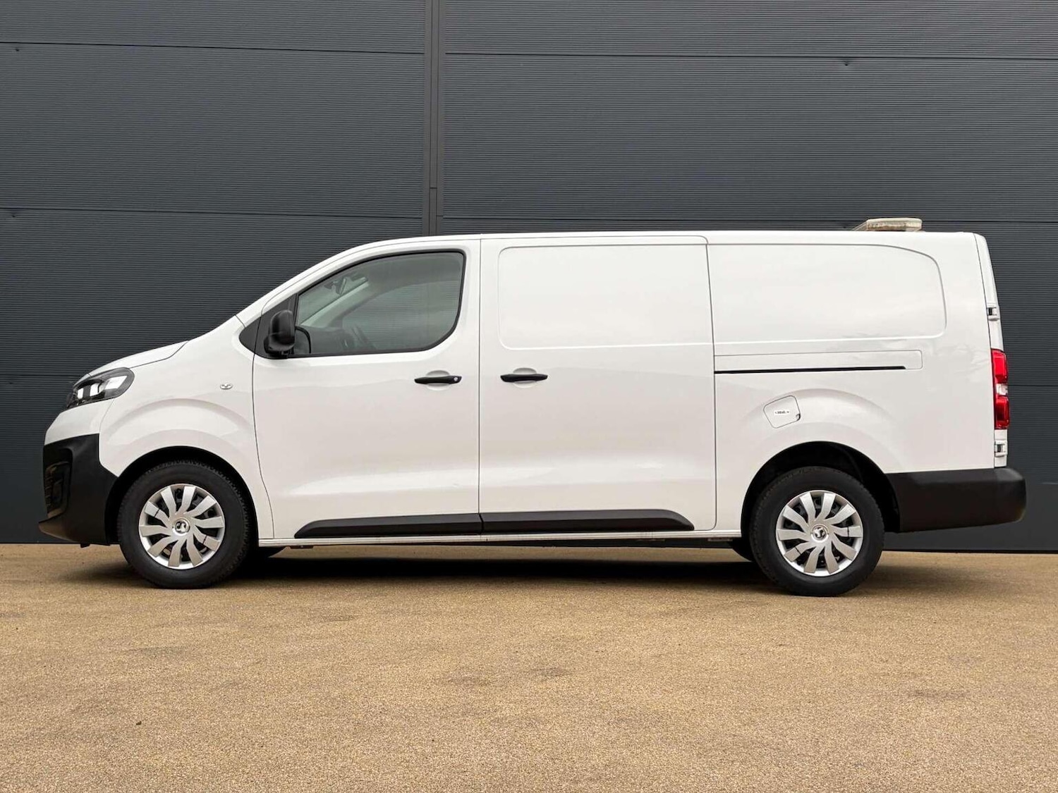 Used Vauxhall Vivaro 2022 for sale - 76911075: Photo 8