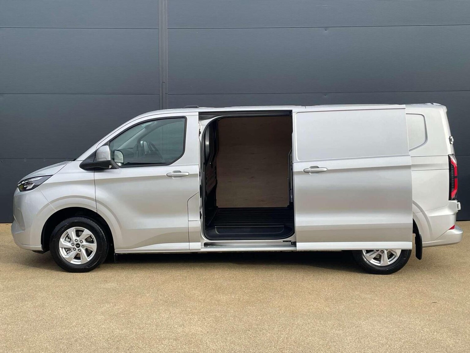 Used Ford E-Transit 2024 for sale - 77089746: Photo 9