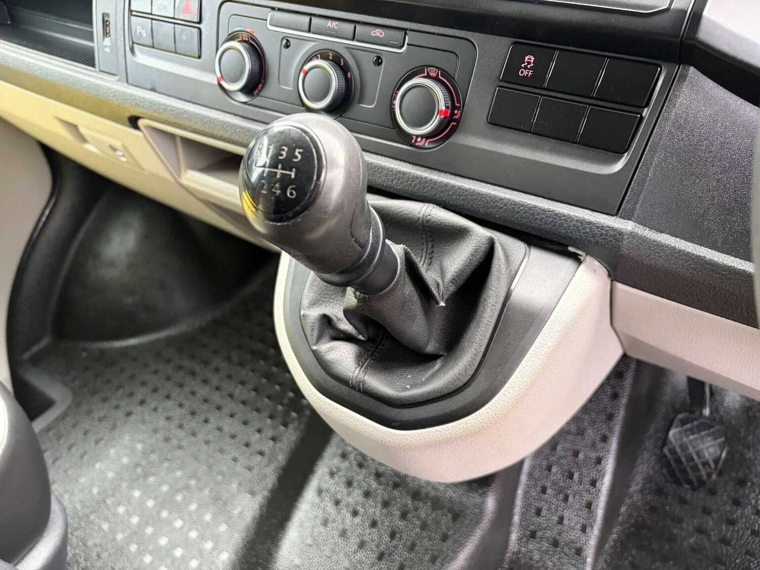 Used Volkswagen Transporter 2019 for sale - 77656234: Photo 29