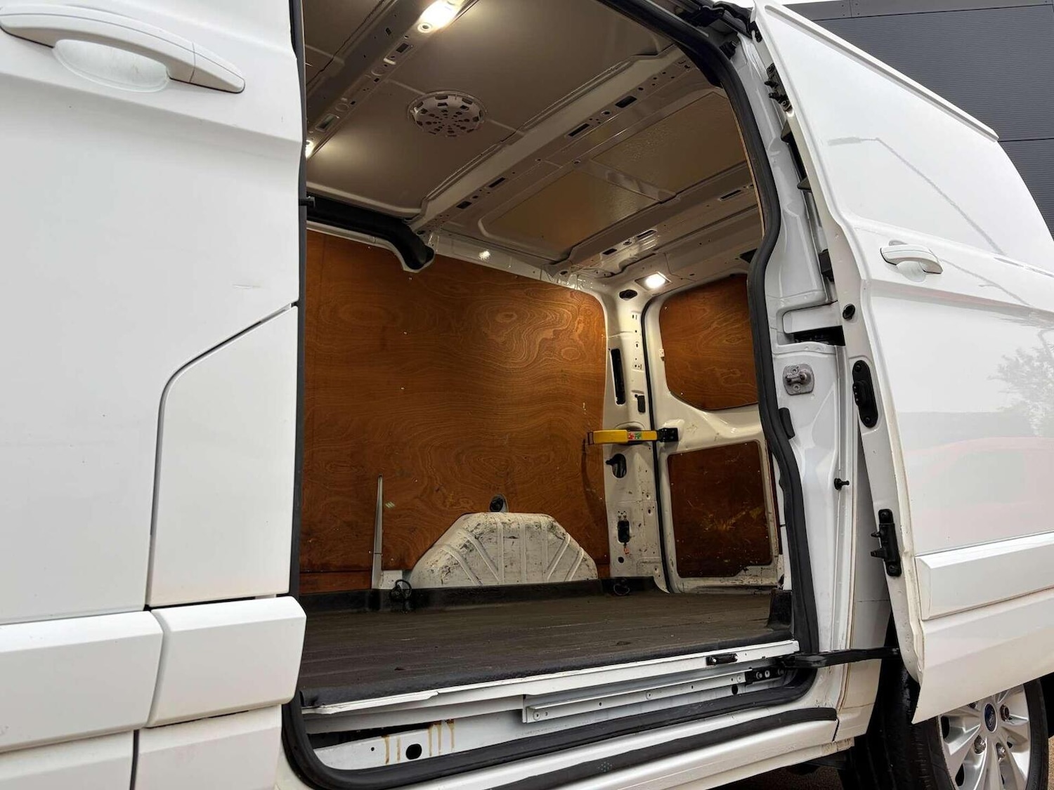 Used Ford Transit Custom 2021 for sale - 77045384: Photo 10