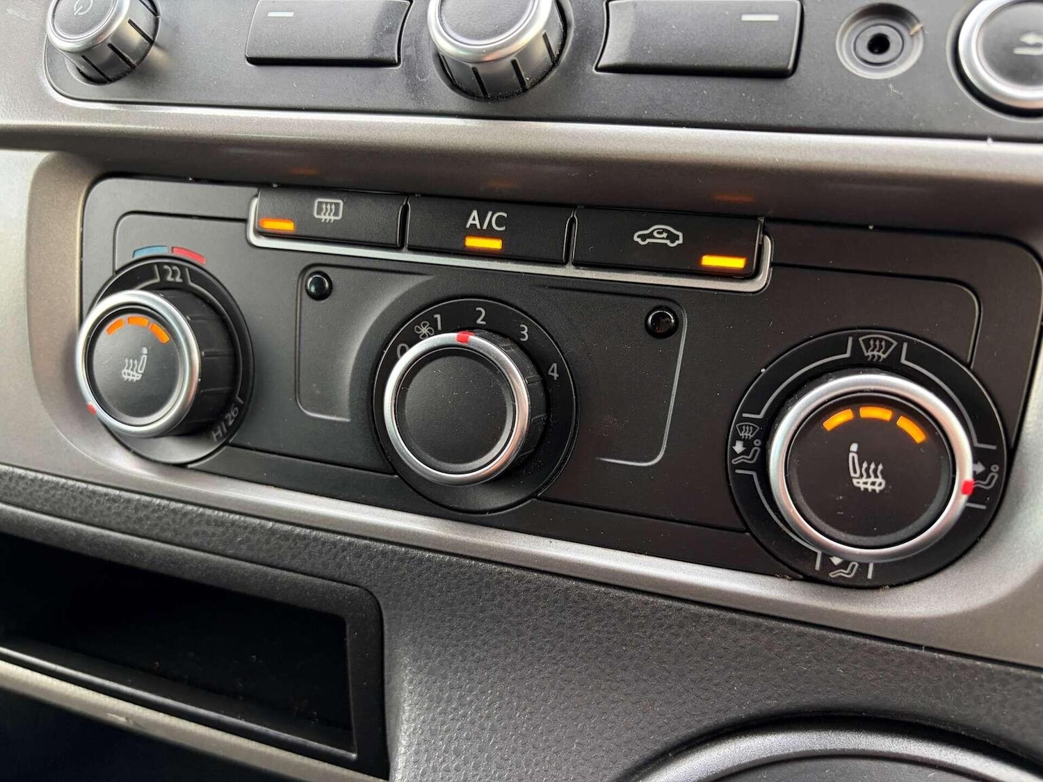 Used Volkswagen Transporter 2015 for sale - 77548298: Photo 44