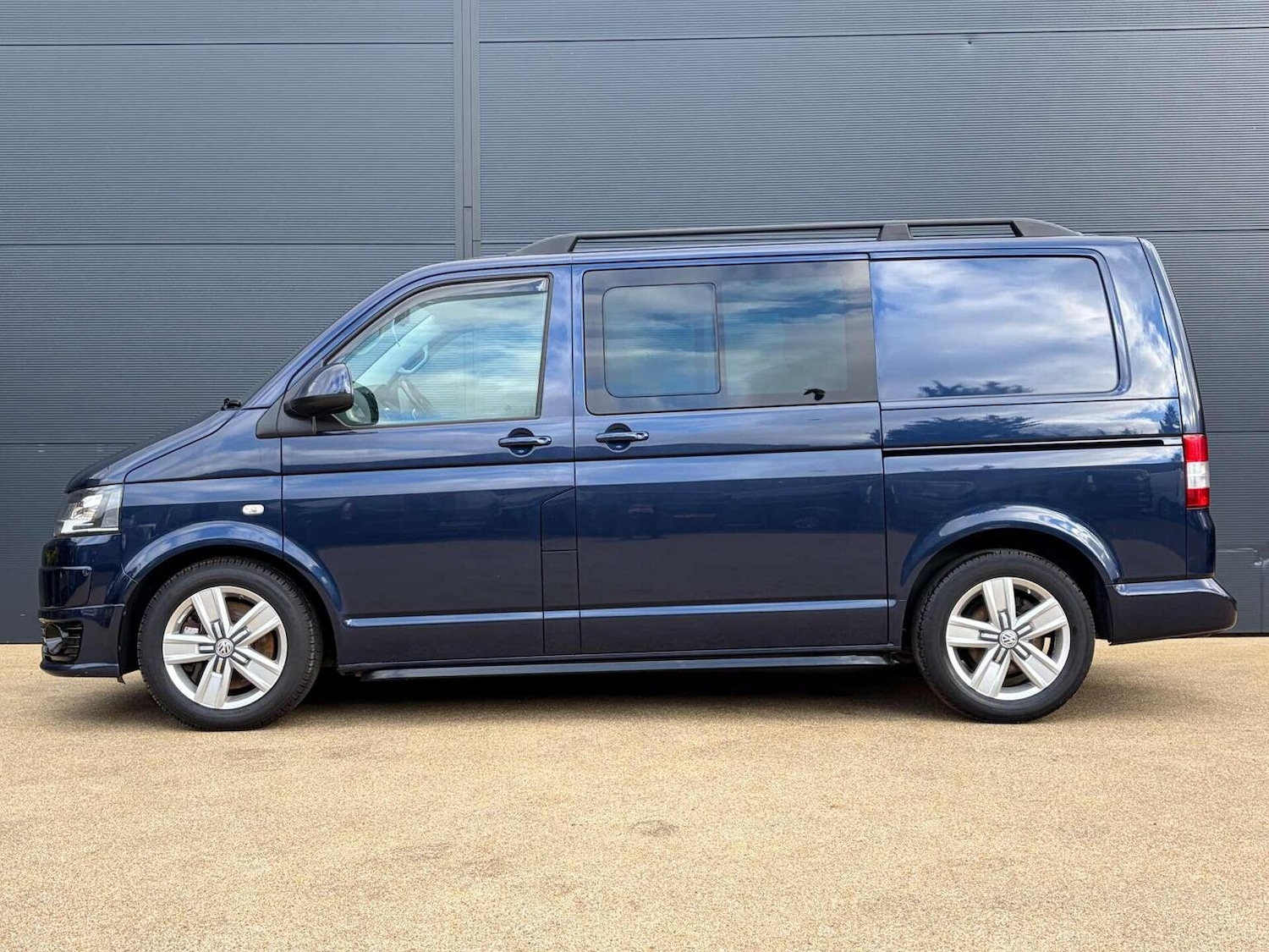 Used Volkswagen Transporter 2015 for sale - 77548298: Photo 9