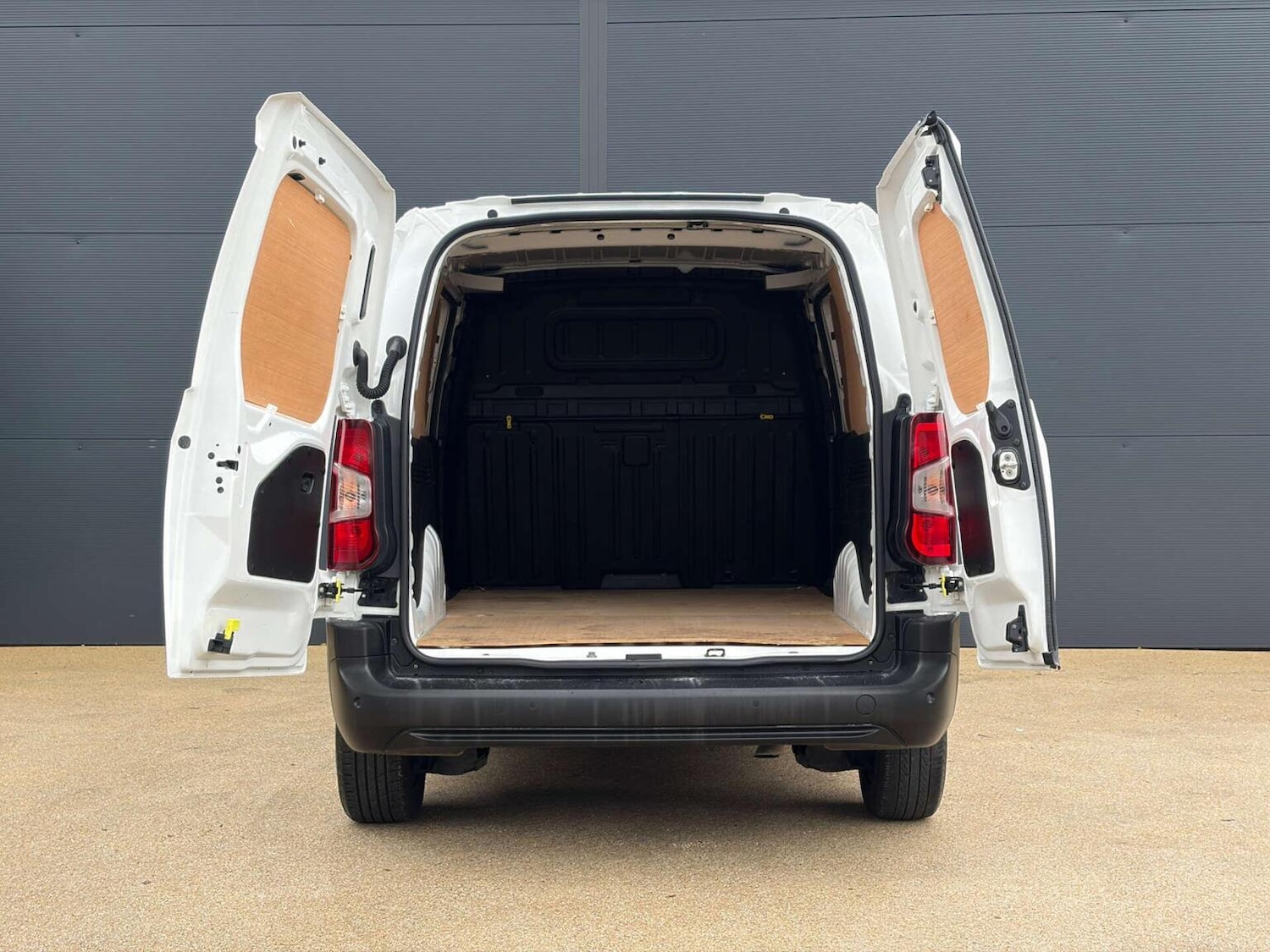 Used Peugeot Partner 2021 for sale - 77813109: Photo 23