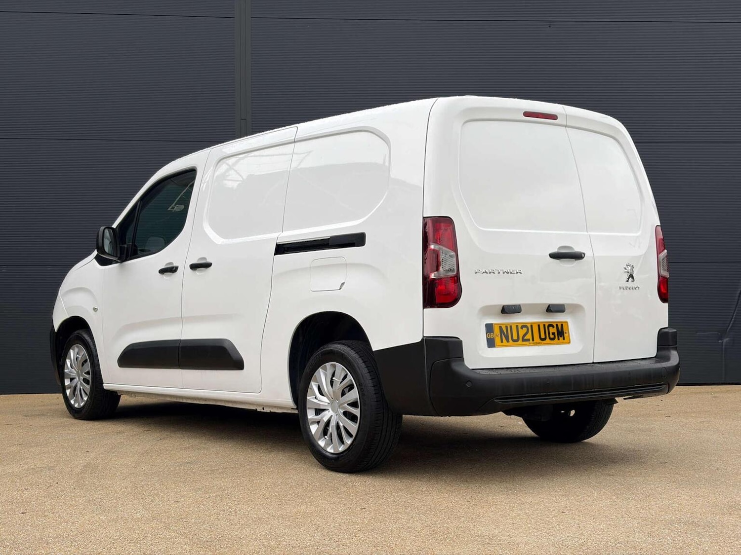 Used Peugeot Partner 2021 for sale - 77813109: Photo 55