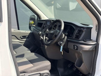 Used Ford Transit 2023 for sale - 79302105: Photo