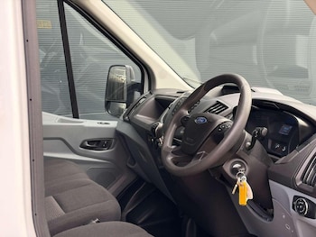 Used Ford Transit 2019 for sale - 76911090: Photo