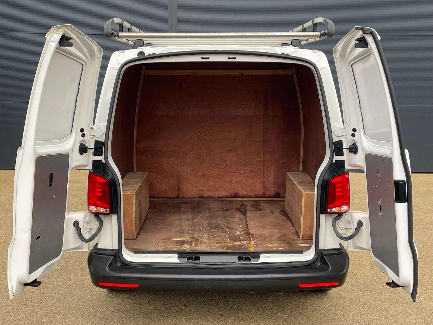 Used Volkswagen Transporter 2021 for sale - 76547937: Photo 10