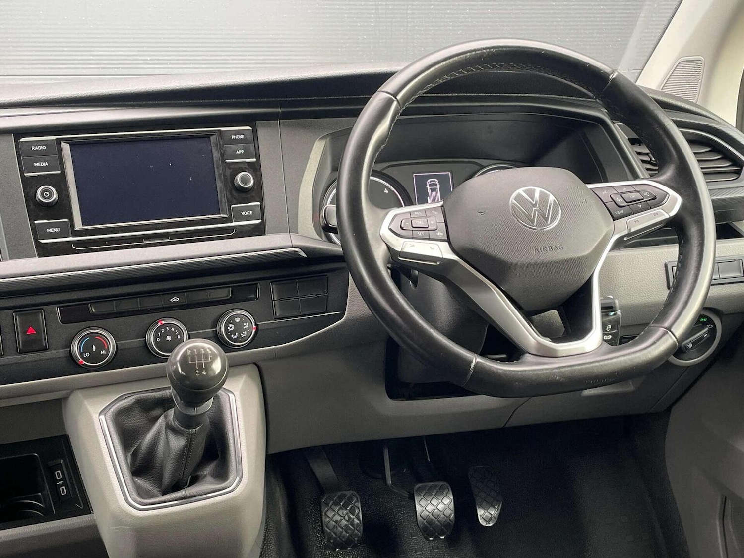 Used Volkswagen Transporter 2021 for sale - 76547937: Photo 2