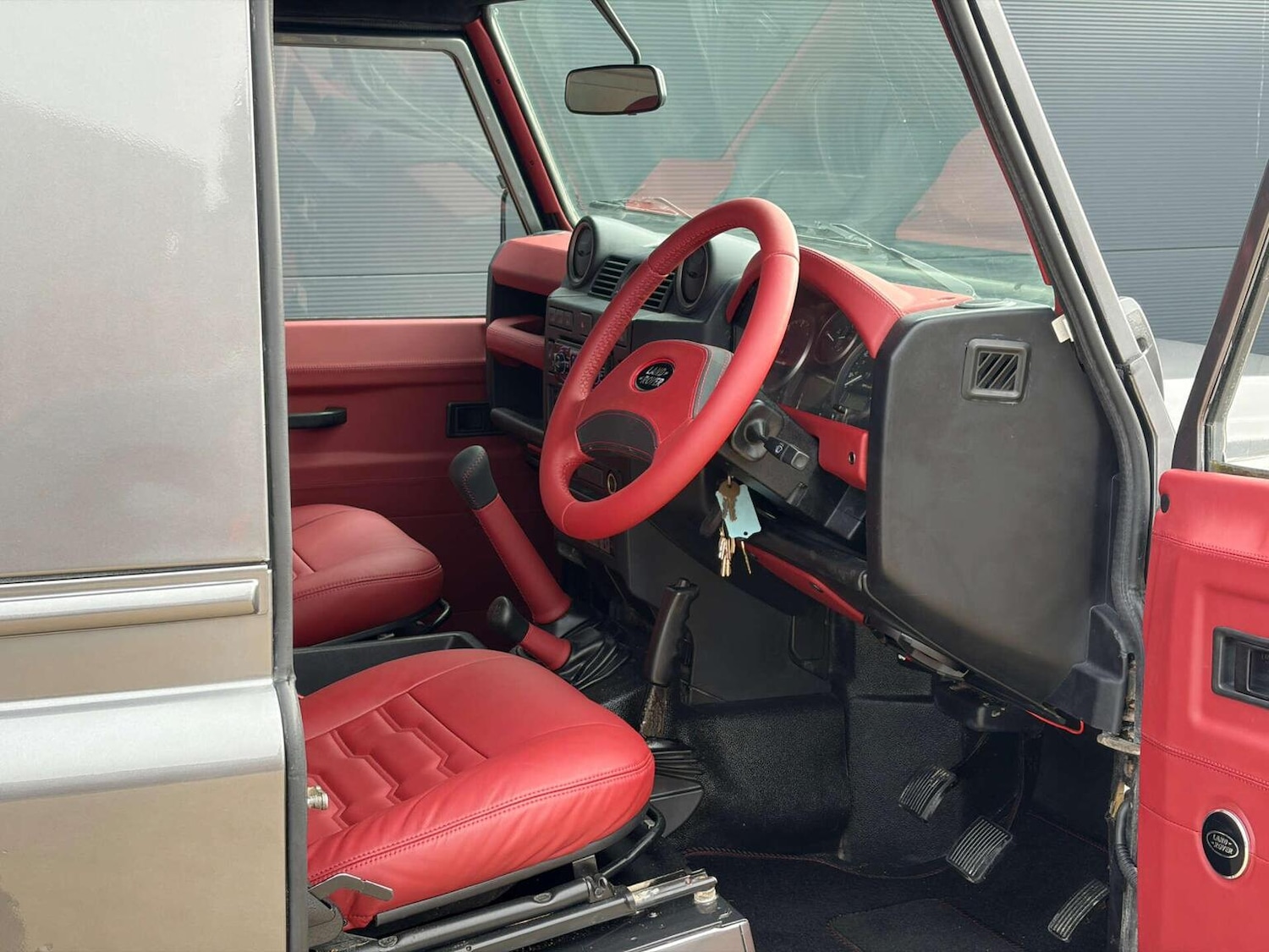 Used Land Rover Defender 2010 for sale - 77758987: Photo 2