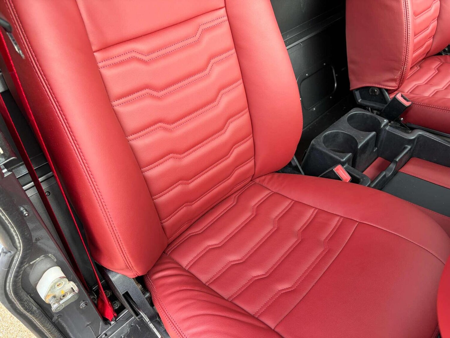 Used Land Rover Defender 2010 for sale - 77758987: Photo 34