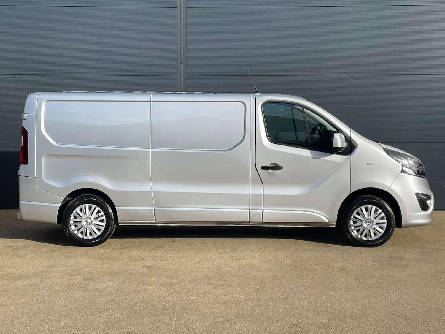 Used Vauxhall Vivaro 2018 for sale - 76427912: Photo 10