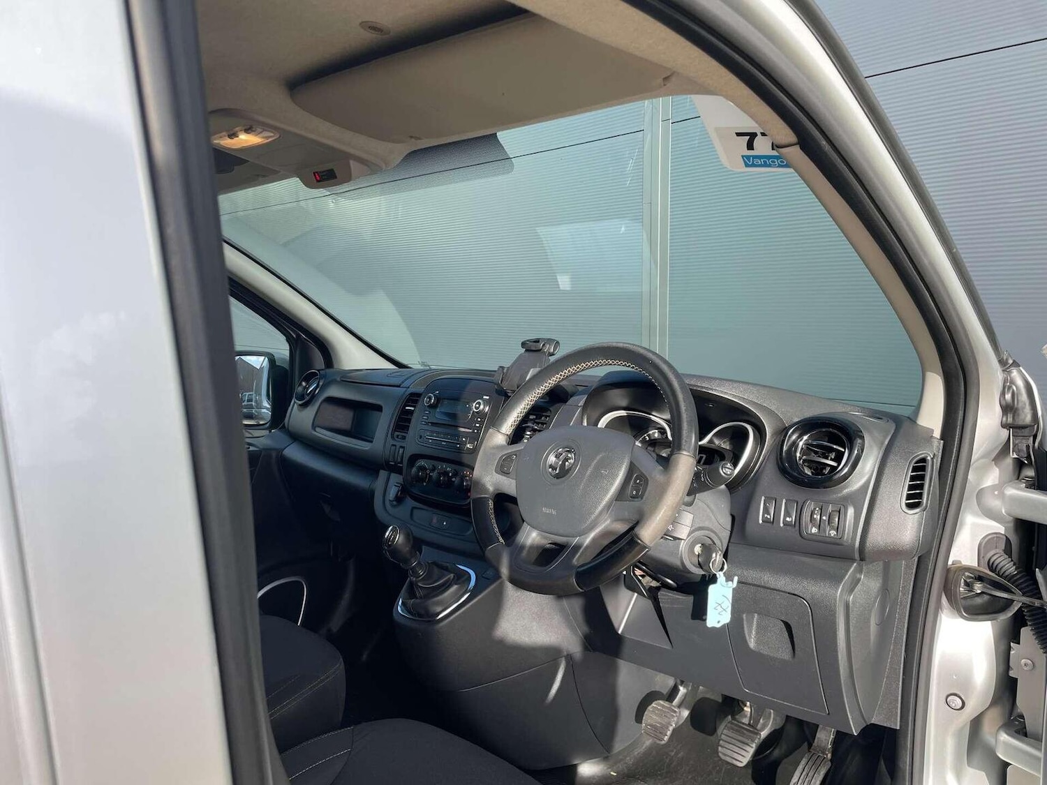 Used Vauxhall Vivaro 2018 for sale - 76427912: Photo 2