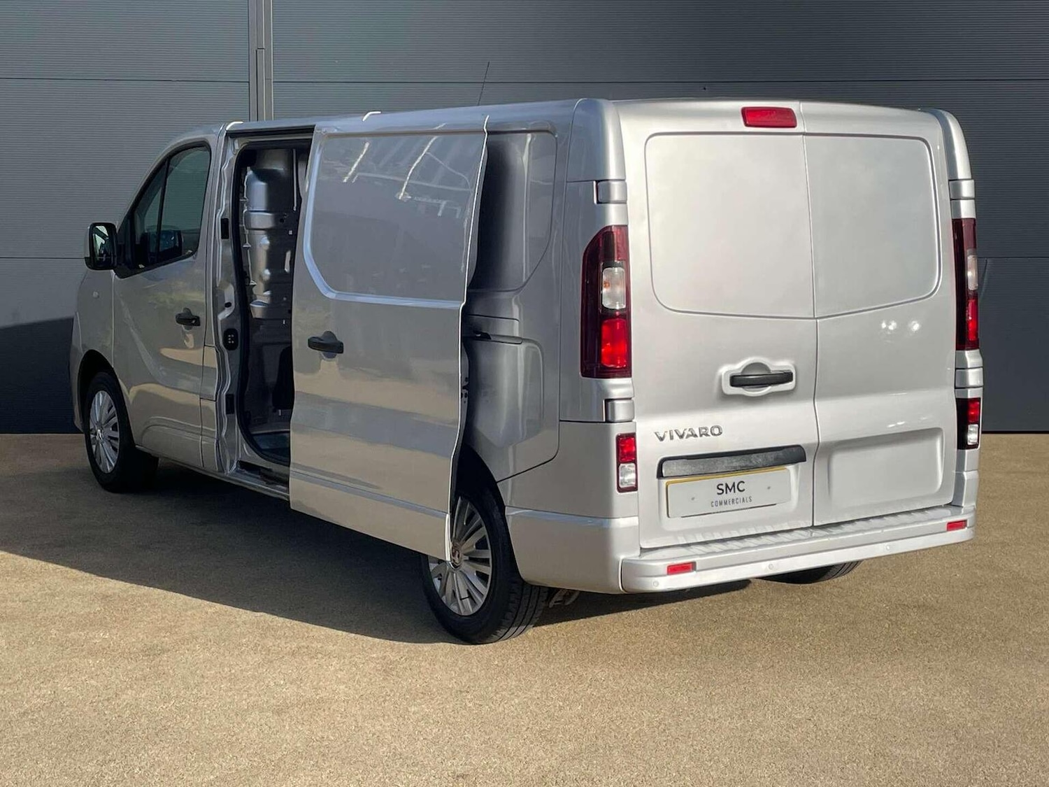 Used Vauxhall Vivaro 2018 for sale - 76427912: Photo 3