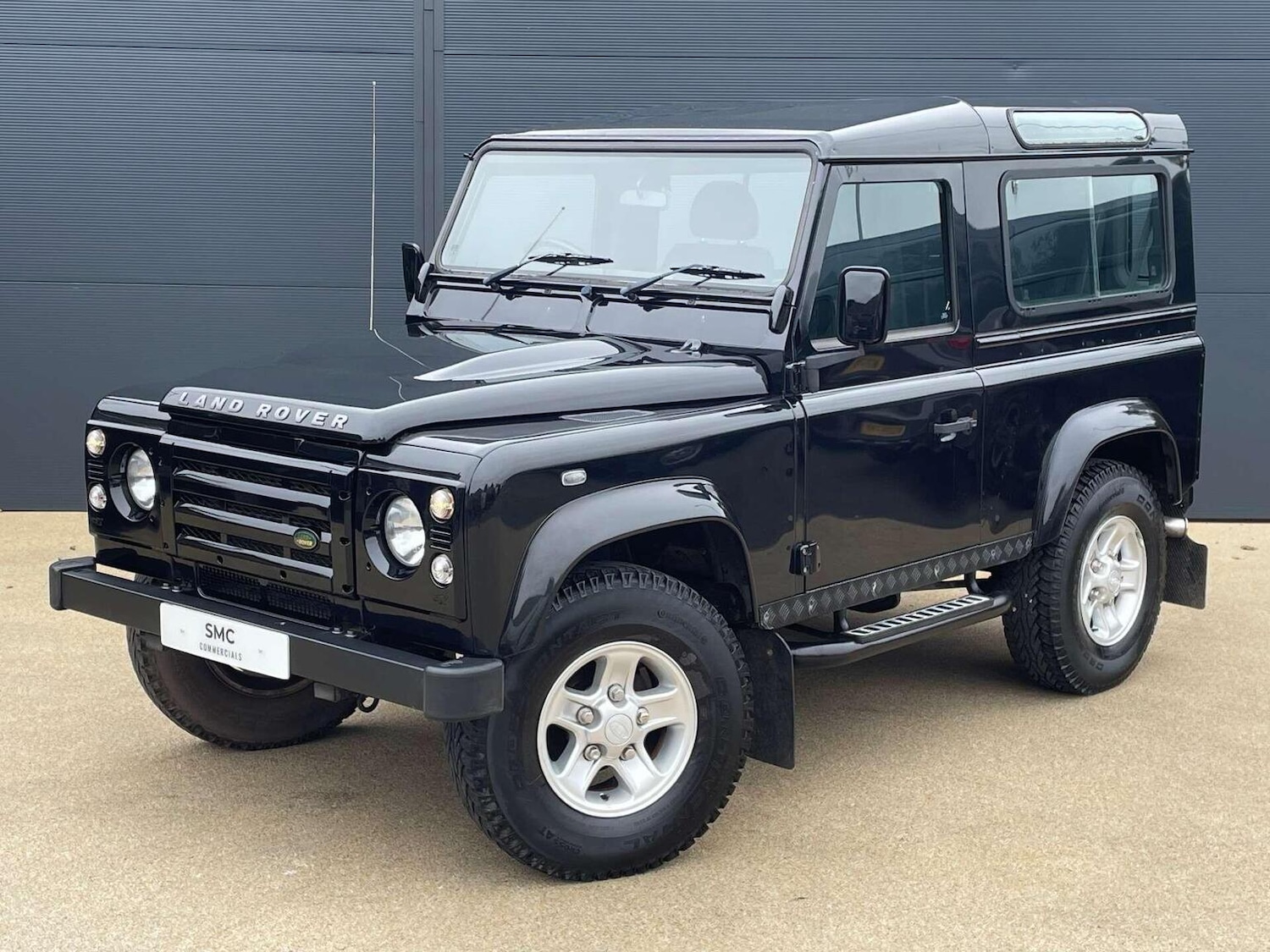 Used Land Rover Defender 90 2010 for sale - 76427911: Photo 1