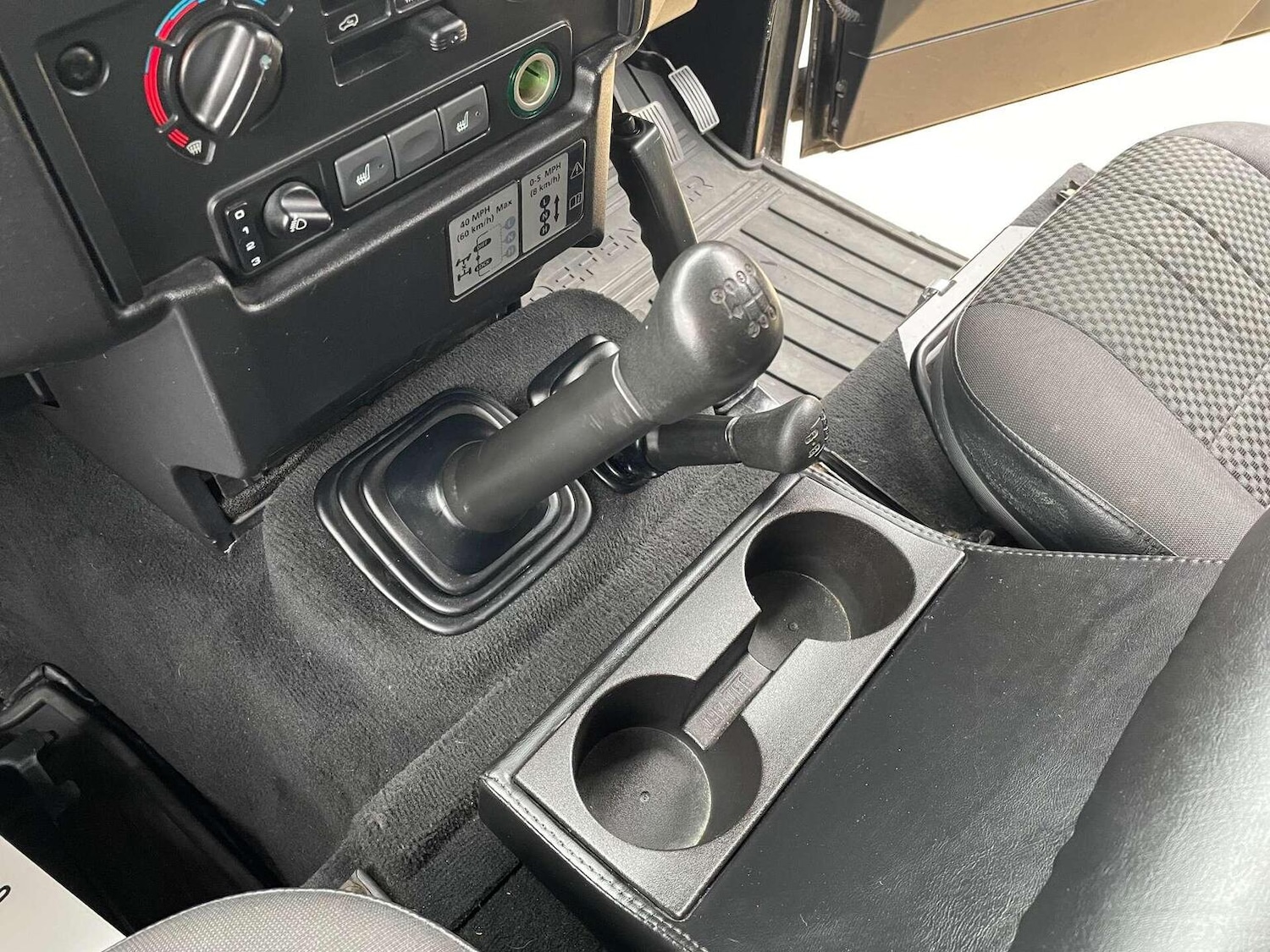 Used Land Rover Defender 90 2010 for sale - 76427911: Photo 12