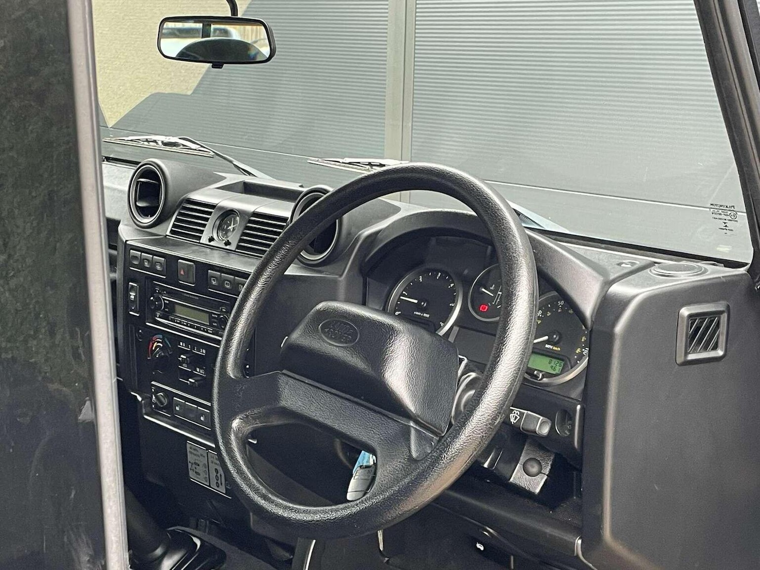 Used Land Rover Defender 90 2010 for sale - 76427911: Photo 20