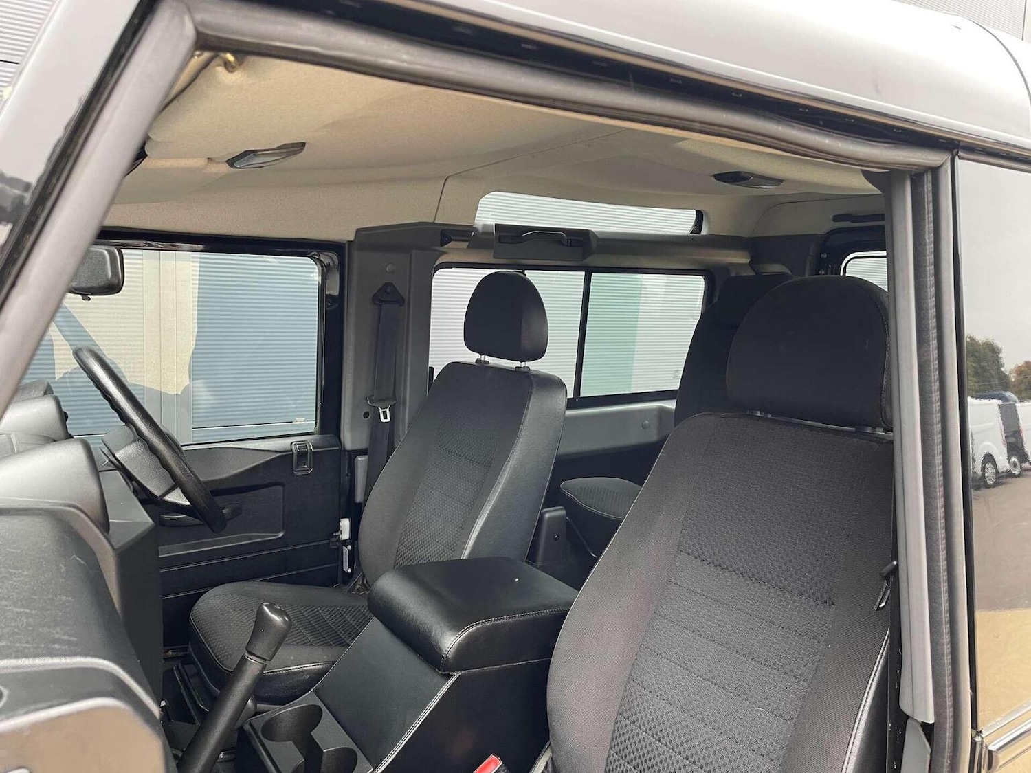 Used Land Rover Defender 90 2010 for sale - 76427911: Photo 21