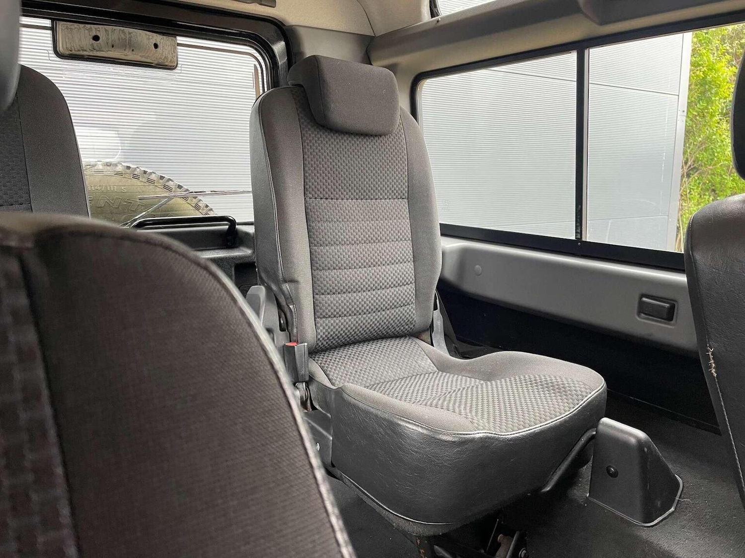 Used Land Rover Defender 90 2010 for sale - 76427911: Photo 23