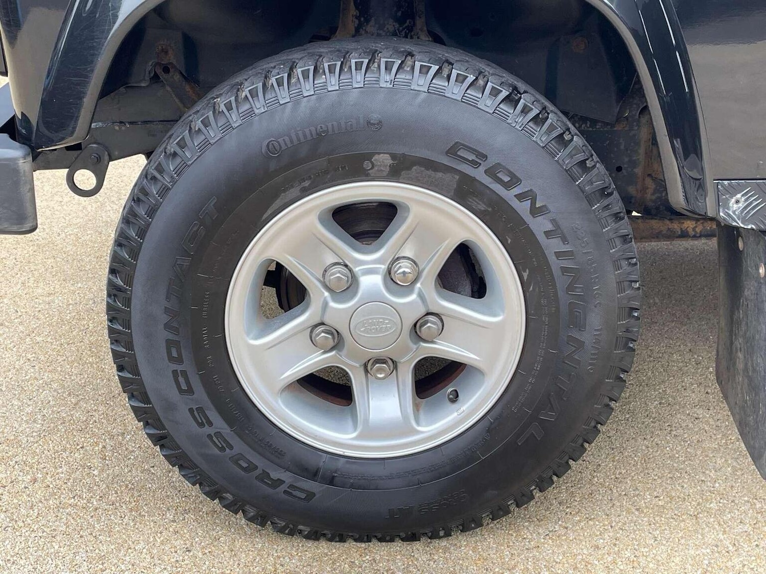 Used Land Rover Defender 90 2010 for sale - 76427911: Photo 27