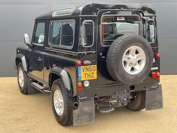 Used Land Rover Defender 90 2010 for sale - 76427911: Photo