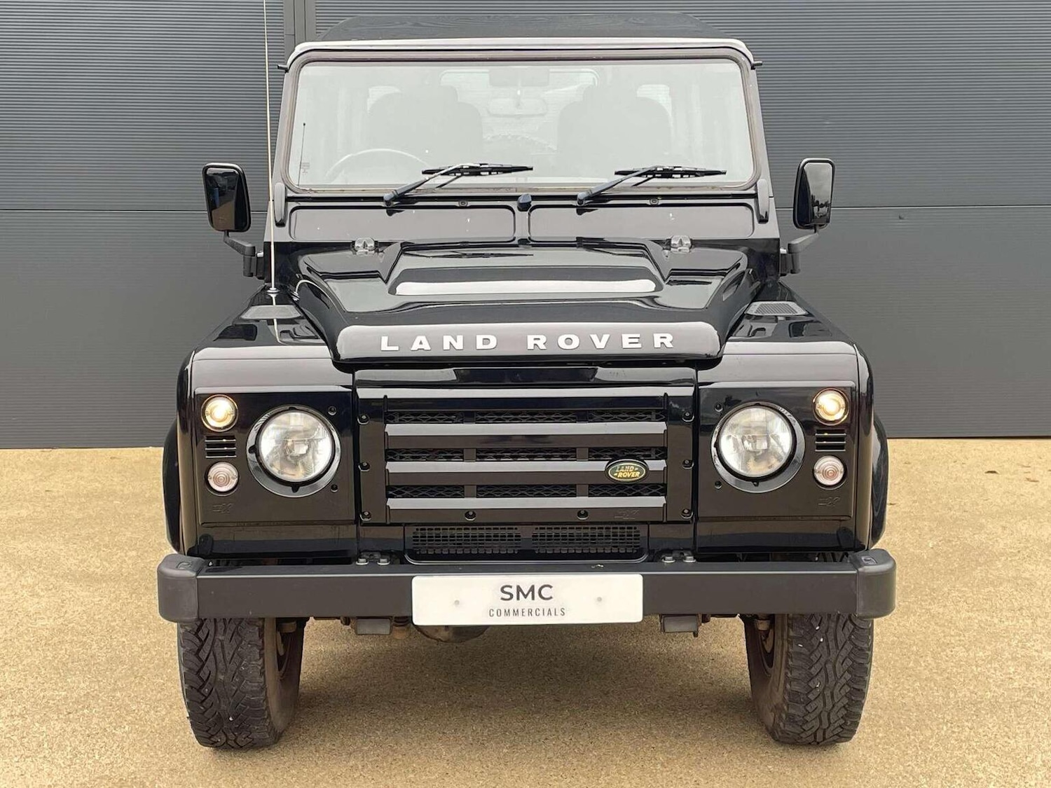 Used Land Rover Defender 90 2010 for sale - 76427911: Photo 3