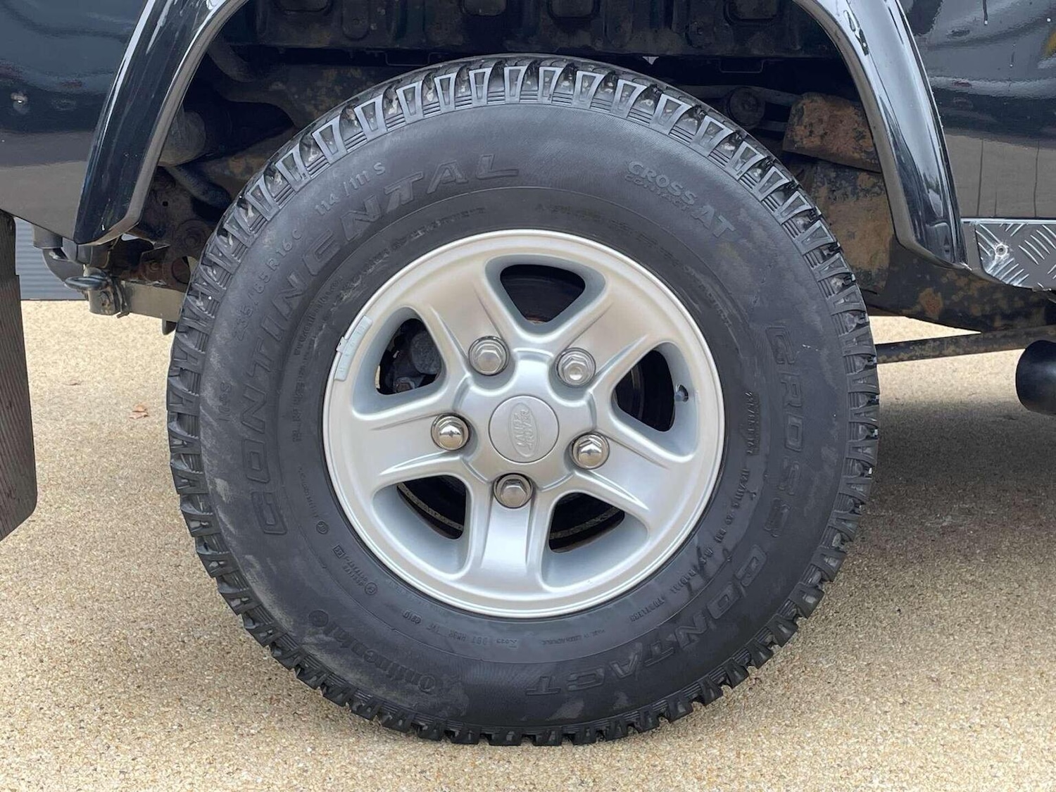 Used Land Rover Defender 90 2010 for sale - 76427911: Photo 6