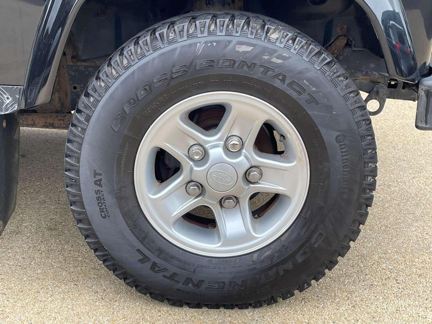 Used Land Rover Defender 90 2010 for sale - 76427911: Photo 7