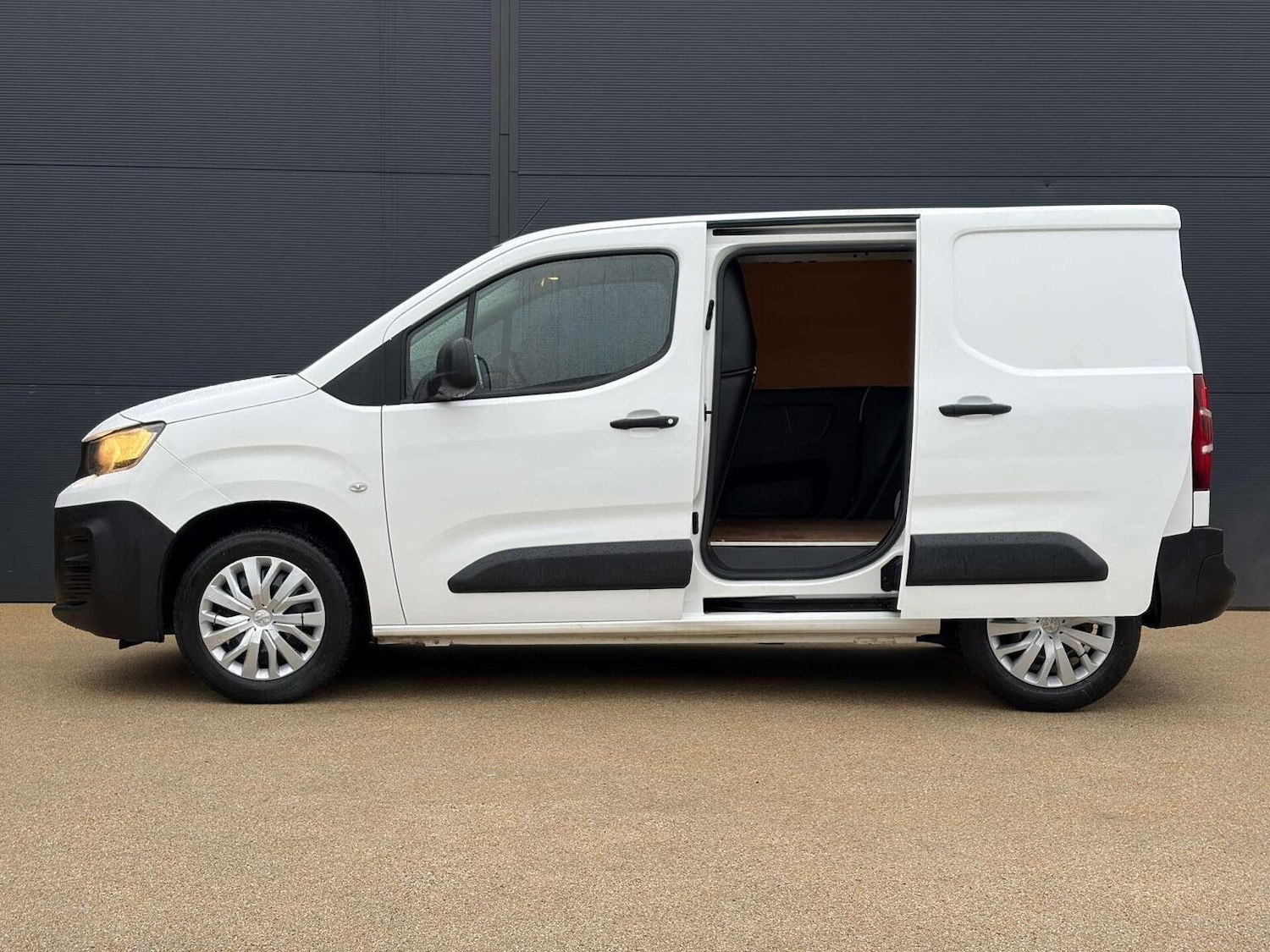 Used Peugeot Partner 2021 for sale - 77240299: Photo 10