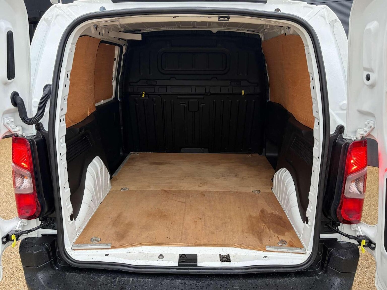 Used Peugeot Partner 2021 for sale - 77240299: Photo 34