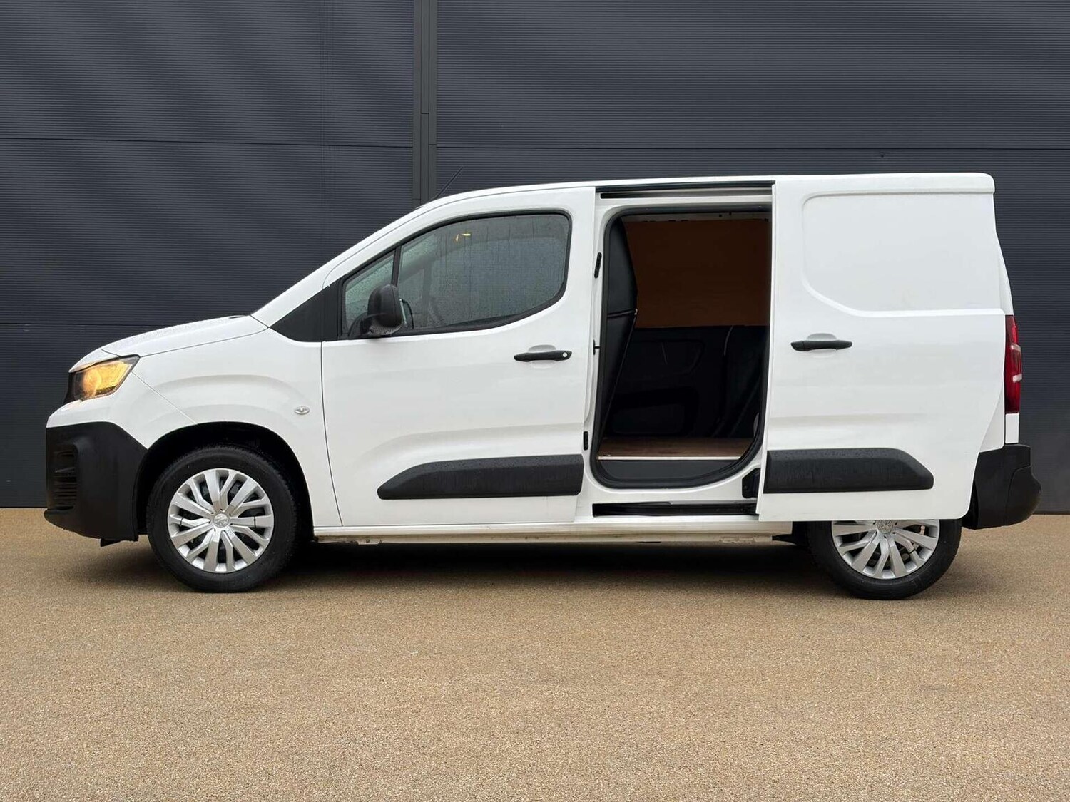 Used Peugeot Partner 2021 for sale - 77409598: Photo 10