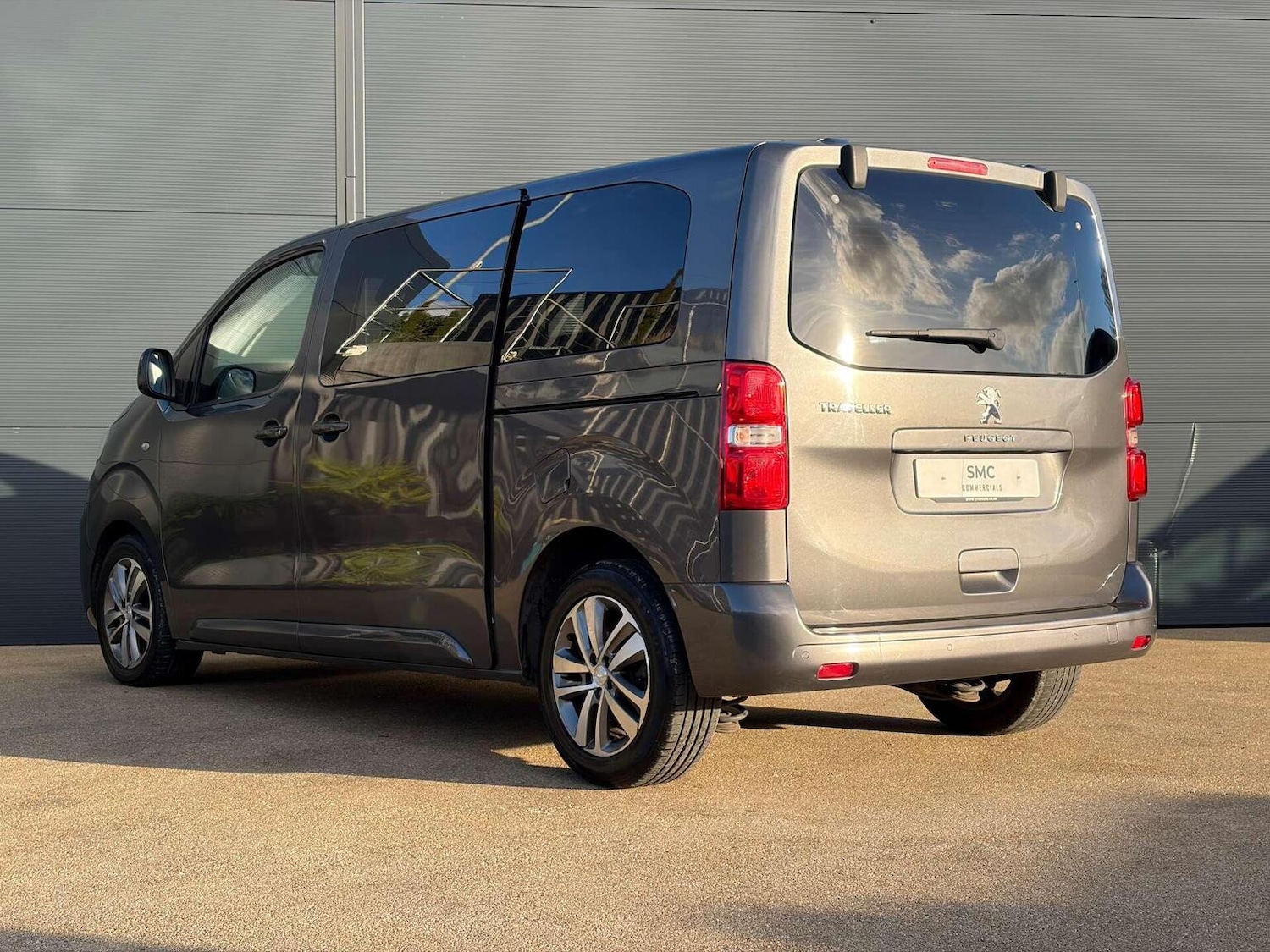 Used Peugeot Traveller 2022 for sale - 77023154: Photo 15