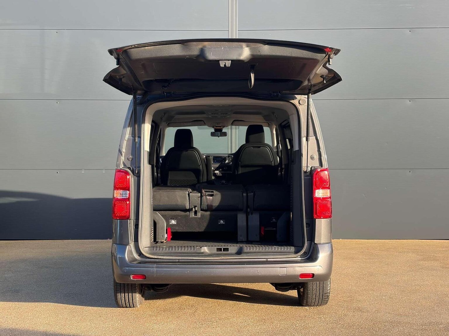 Used Peugeot Traveller 2022 for sale - 77023154: Photo 19