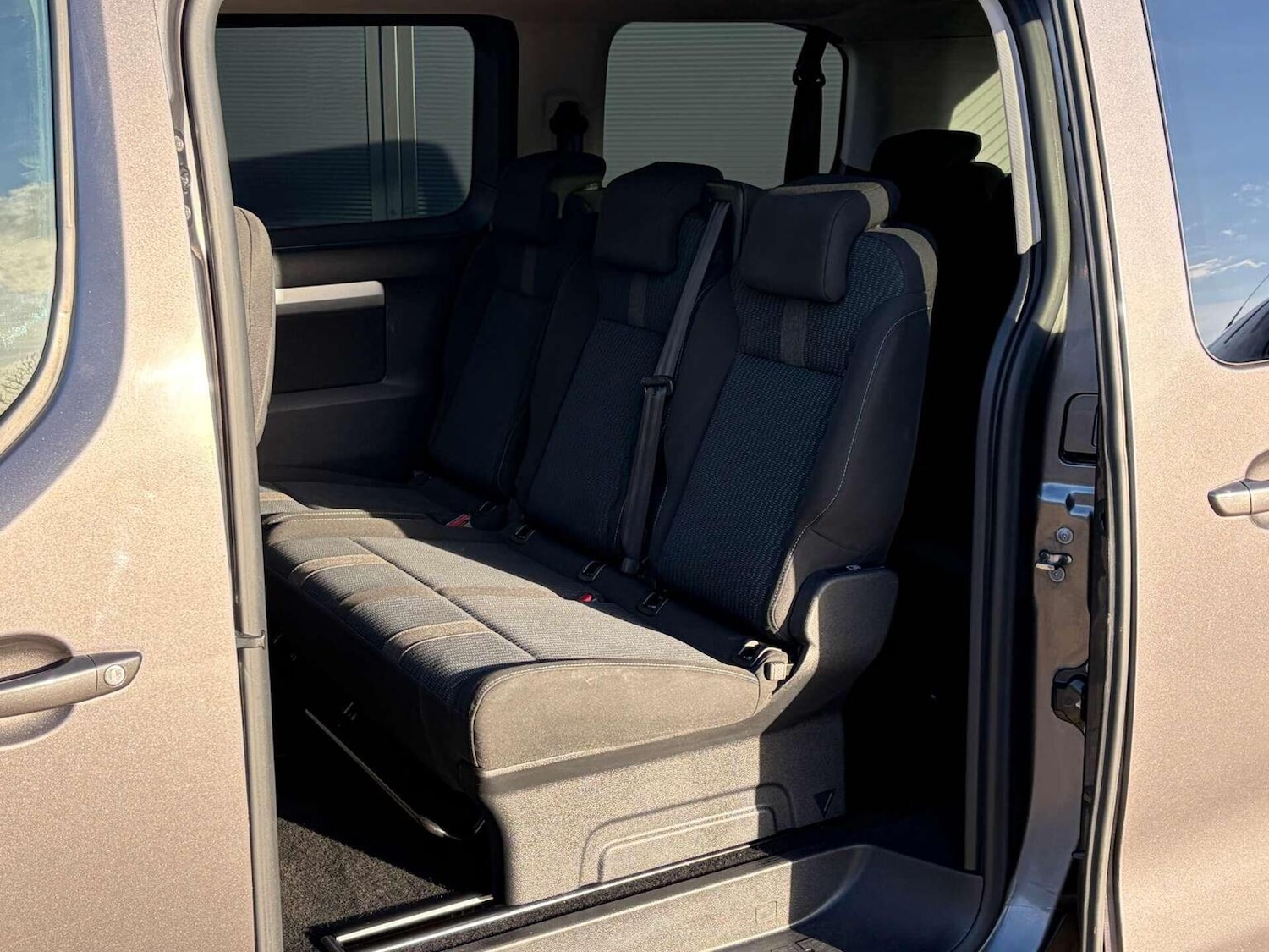 Used Peugeot Traveller 2022 for sale - 77023154: Photo 21