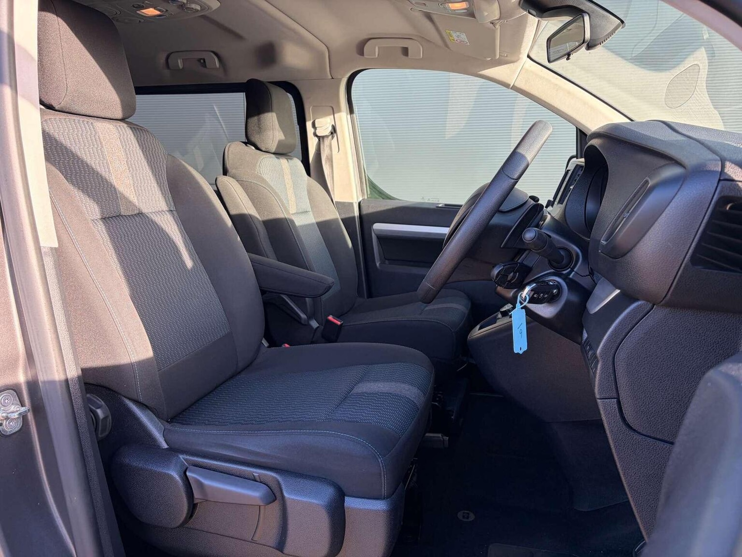 Used Peugeot Traveller 2022 for sale - 77023154: Photo 31