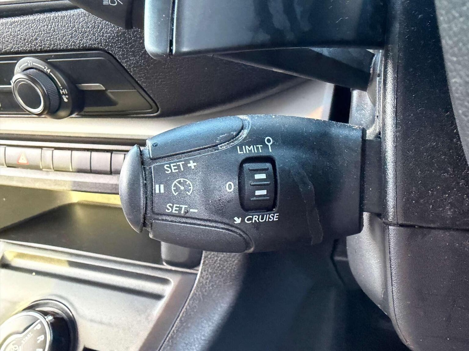 Used Peugeot Traveller 2022 for sale - 77023154: Photo 38