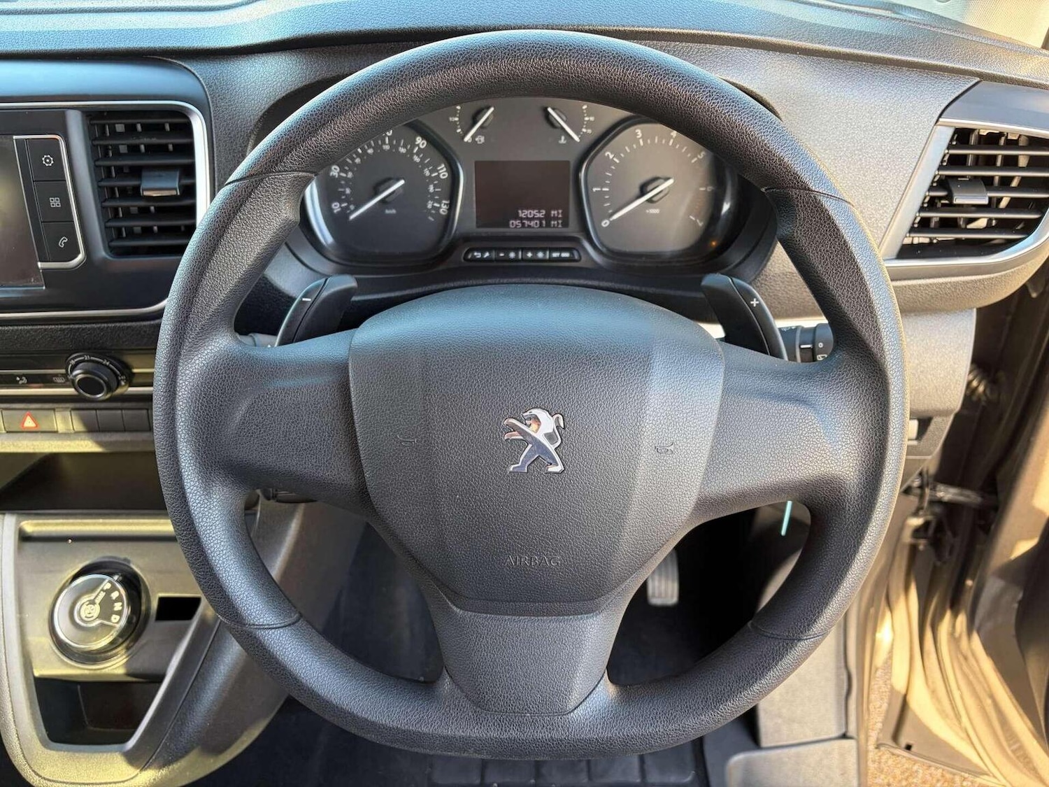 Used Peugeot Traveller 2022 for sale - 77023154: Photo 44