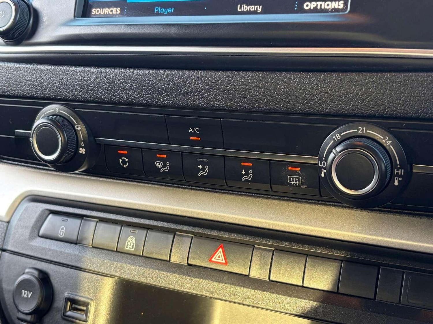 Used Peugeot Traveller 2022 for sale - 77023154: Photo 46