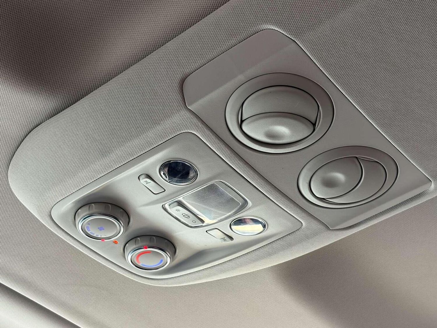 Used Peugeot Traveller 2022 for sale - 77023154: Photo 56