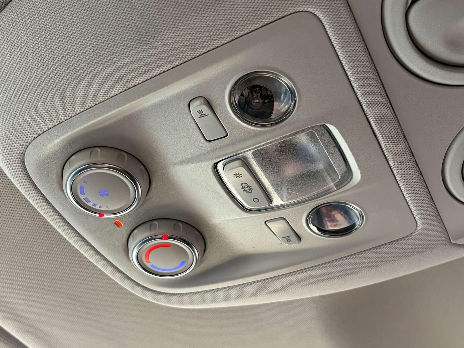 Used Peugeot Traveller 2022 for sale - 77023154: Photo 57