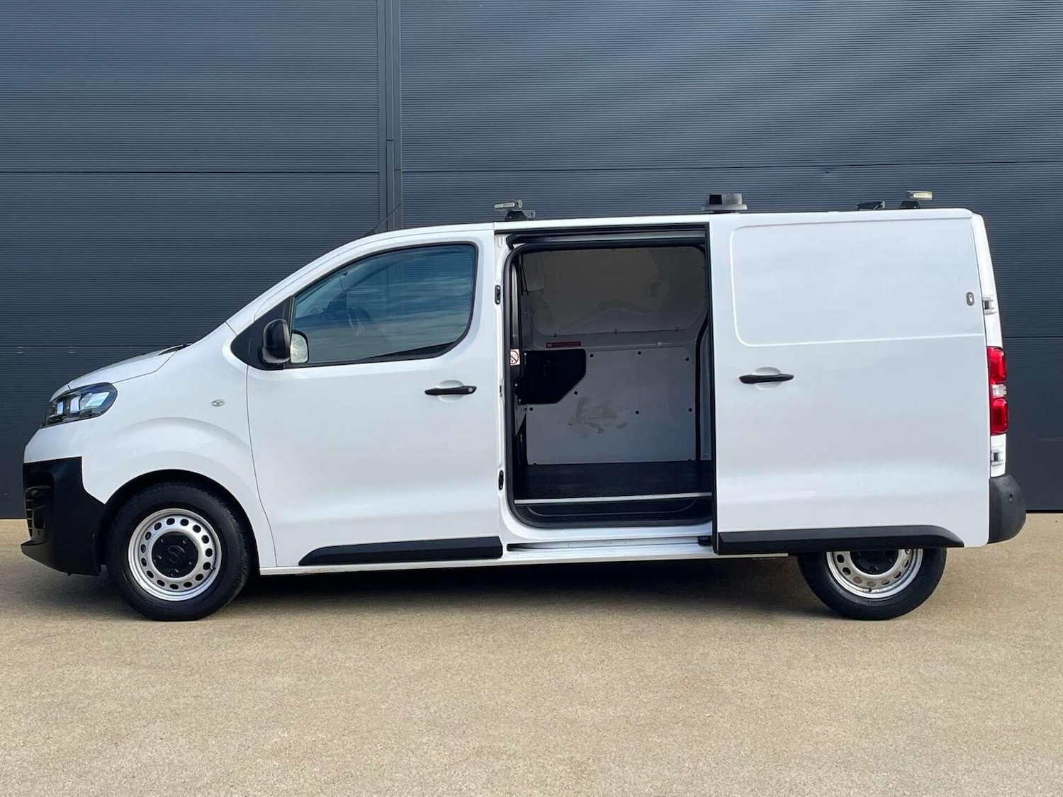 Used Vauxhall Vivaro 2019 for sale - 76427897: Photo 5