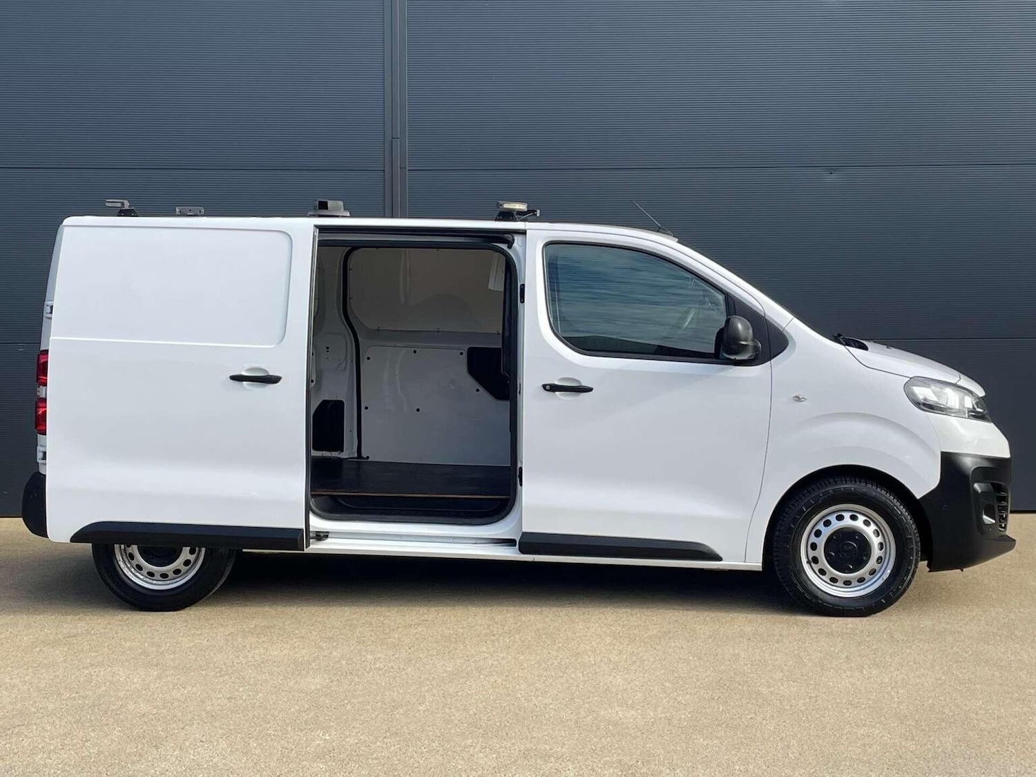 Used Vauxhall Vivaro 2019 for sale - 76427897: Photo 6