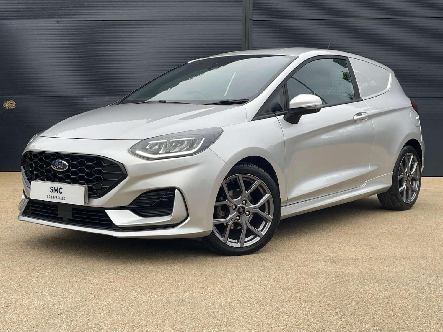 Used Ford Fiesta Van 2022 for sale - 76427932: Photo 1